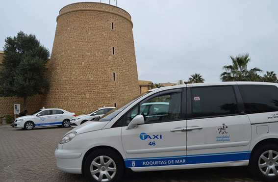 El taxi de Roquetas de Mar actualiza su imagen