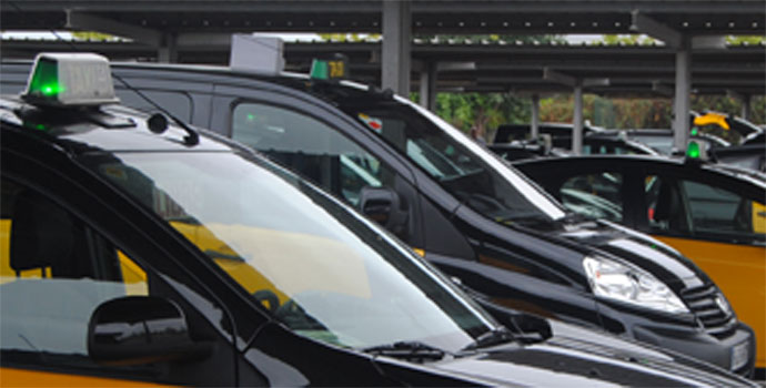 El taxi de Barcelona sube el precio de las tarifas un 2,6%