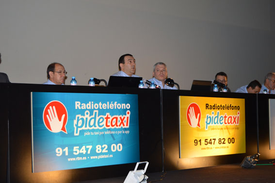 Los socios de RTT  incorporan al taxista colaborador 