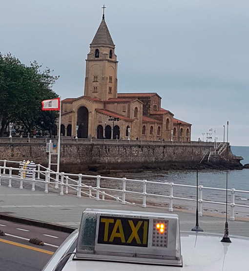 Mujeres taxistas de Gijón reivindican su labor en el sector