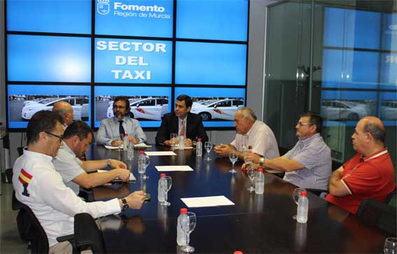 Murcia creará un distintivo regional para las VTCs