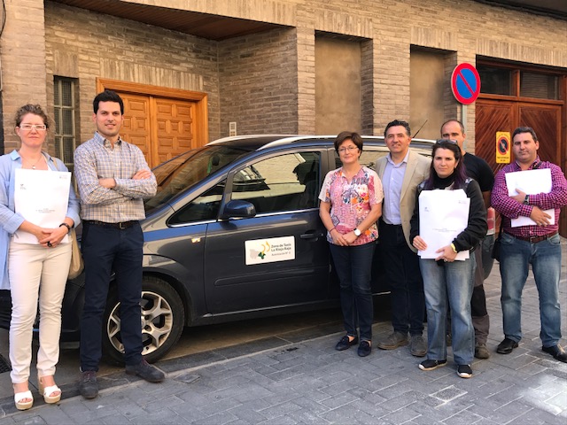 Nuevos distintivos corporativos para el taxi de La Rioja Baja
