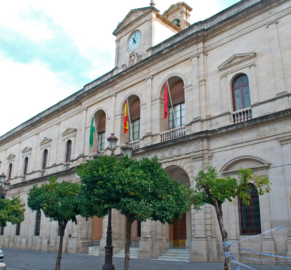 Nuevo plazo en Sevilla para convertir eurotaxis en taxis convencionales