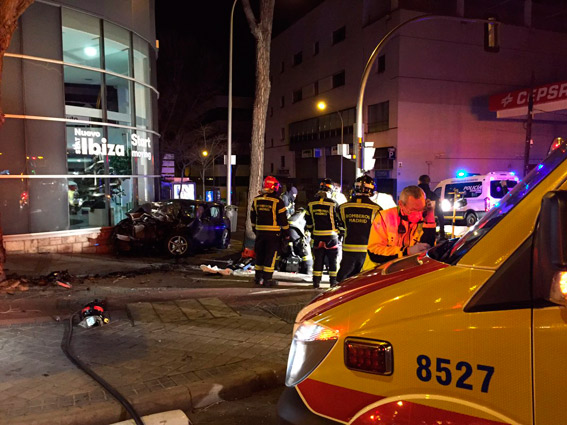 Tres heridos en Madrid tras el choque de un turismo con un taxi