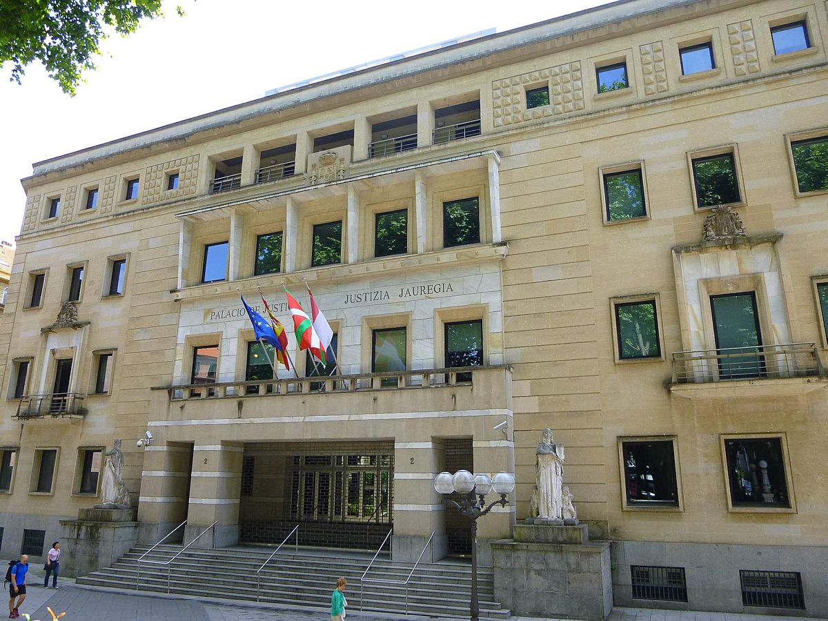 El Tribunal del País Vasco paraliza 60 VTCs