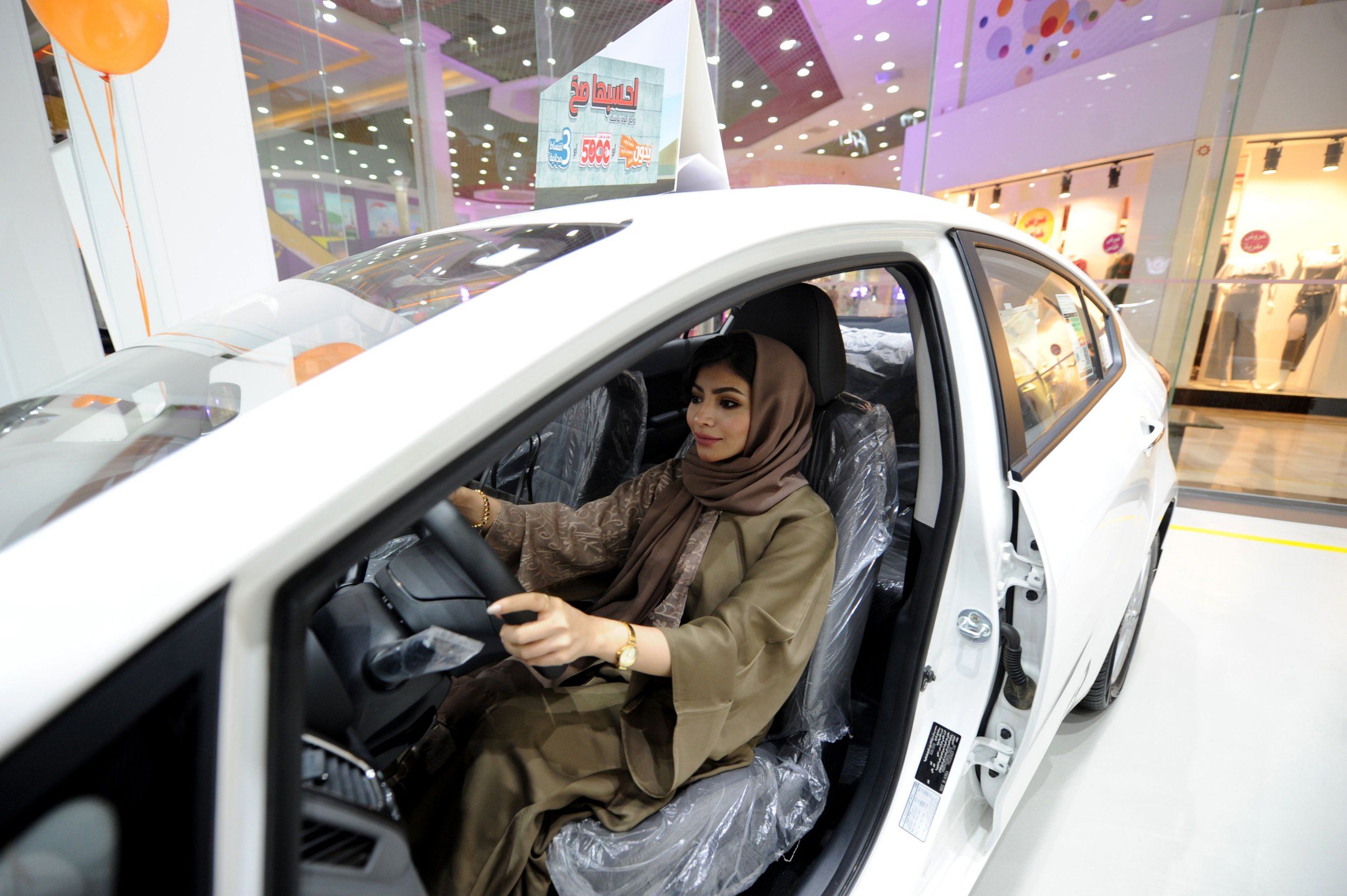 Las mujeres de Arabia Saudí podrán ser taxistas