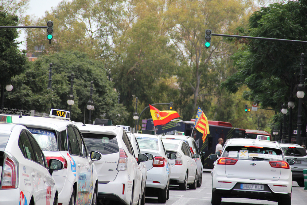 Manifestación en Valencia contra la regulación 12+4