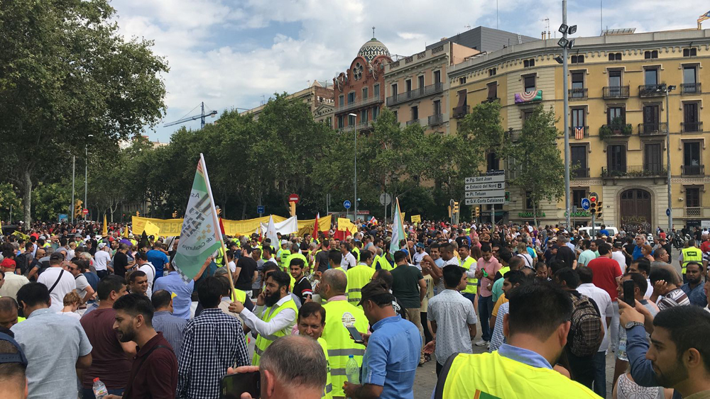 Taxistas protagonizan una huelga de 48 horas en Barcelona contra aplicaciones móviles