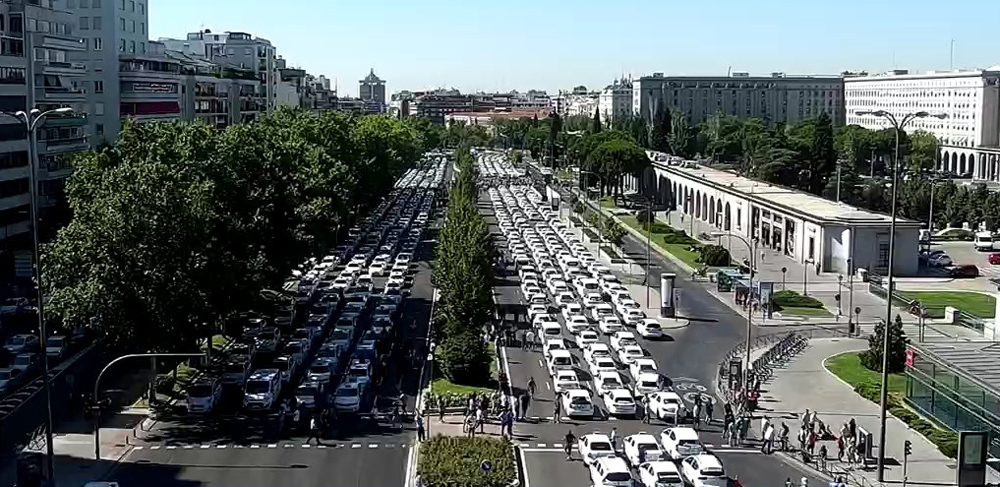 Ultimátum del taxi a Fomento