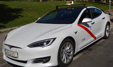 Primer Tesla taxi en Madrid listo para prestar servicio