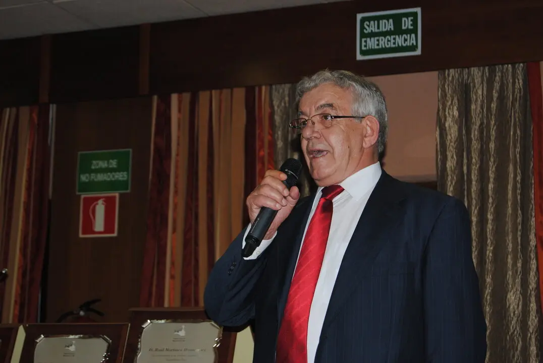 En una de las numerosas cenas en las que ejerció de speaker, esta vez, en 2010