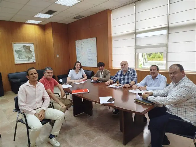 Reunión entre ACUTAX, FRETCAM y la la directora general de Transportes y Movilidad de la Junta de Comunidades de Castilla-La Mancha, Lucía Balmaseda