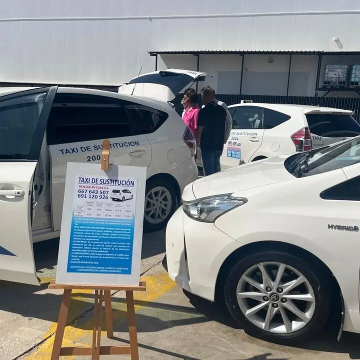 Presentación del Taxi de sustitución en Málaga