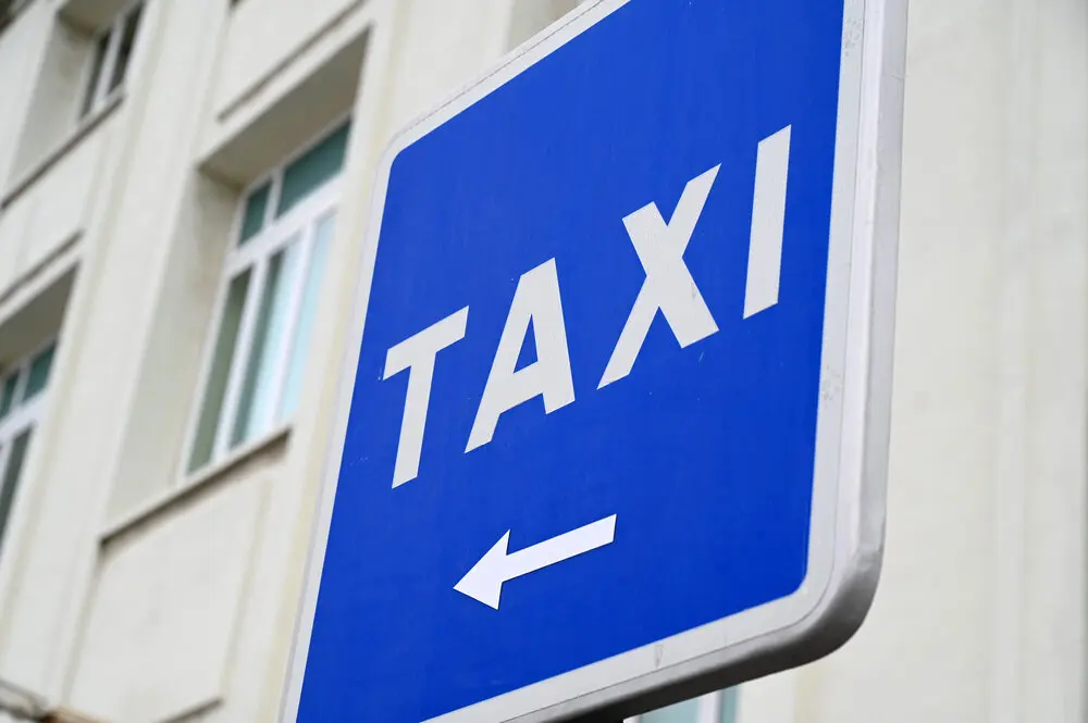 Señal taxi I Más imágenes en <a href="https://depositphotos.com/es/" target="_blank" rel="noopener noreferrer">Depositphotos España</a>.
    </figcaption>
  </figure>