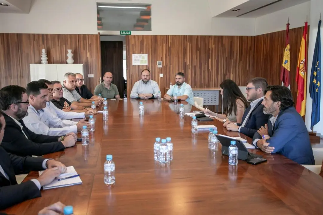 Reunión entre el sector del taxi y Transportes