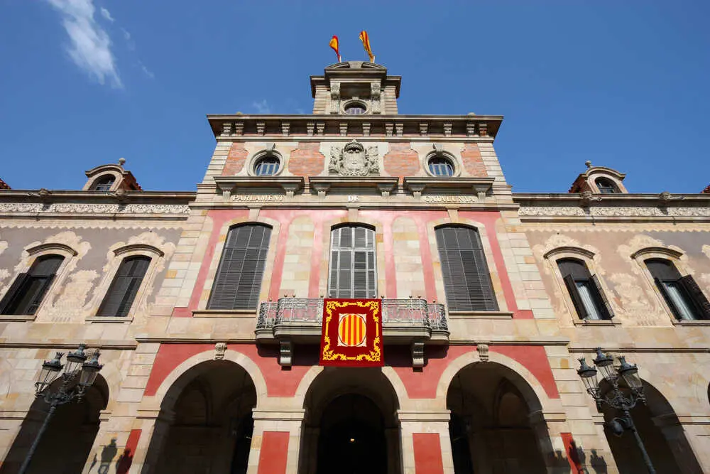 Parlament de Catalunya Más imágenes en <a href="https://depositphotos.com/es/" target="_blank" rel="noopener noreferrer">Depositphotos España</a>.
    </figcaption>
  </figure>