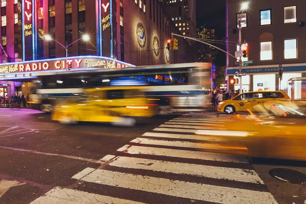 Taxi de Nueva York Más imágenes en <a href="https://depositphotos.com/es/" target="_blank" rel="noopener noreferrer">Depositphotos España</a>.
</figcaption>
</figure>