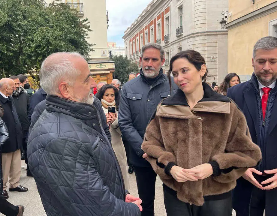 Isabel D&iacute;az Ayuso junto al presidente de AGATM