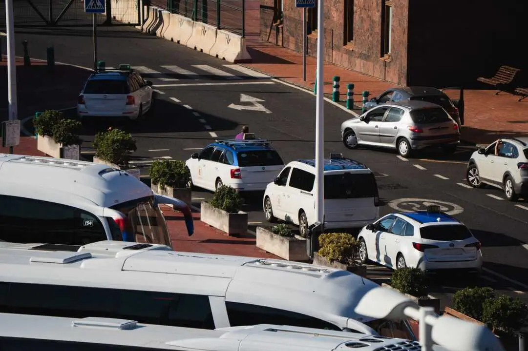 Taxis en el puerto de San Sebasti&aacute;n de La Gomera. Foto. Cabildo La Gomera