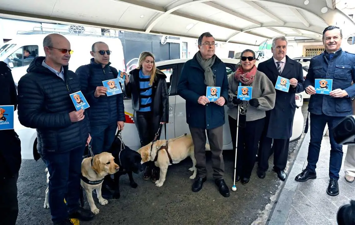 Presentaci&oacute;n de la campa&ntilde;a para fomentar la accesibilidad para personas con discapacidad visual con perro gu&iacute;a