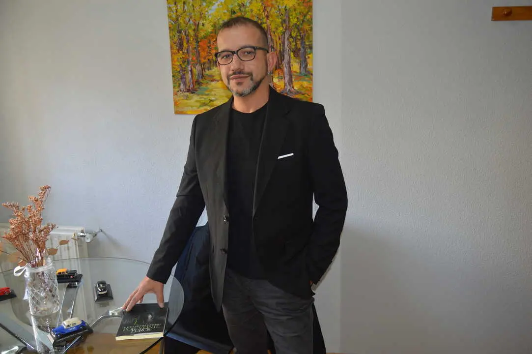 Alberto Herranz, taxista de Madrid y autor de Por veinte euros