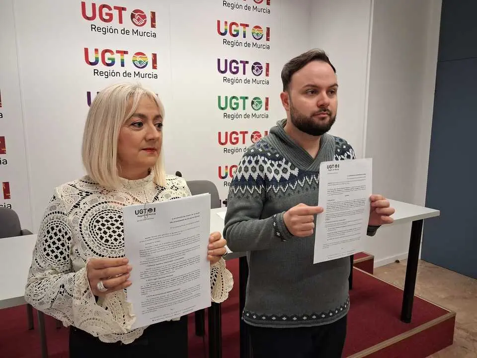 Paqui S&aacute;nchez, Secretaria General de UGT-RM y Miguel G. Lajar&iacute;n, Secretario de Comunicaci&oacute;n, Formaci&oacute;n, Juventud, Vivienda y LGTBI de UGT Reg.Murcia