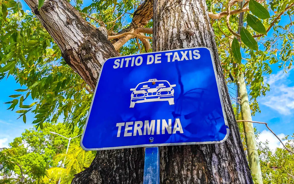Se&ntilde;al de taxis en M&eacute;xico. Imagen: Depositphotos_