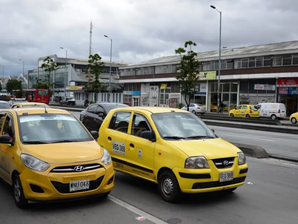 Taxis en la capital de Colombia, Bogot&aacute;. Imagen: Alcald&iacute;a de Bogot&aacute;