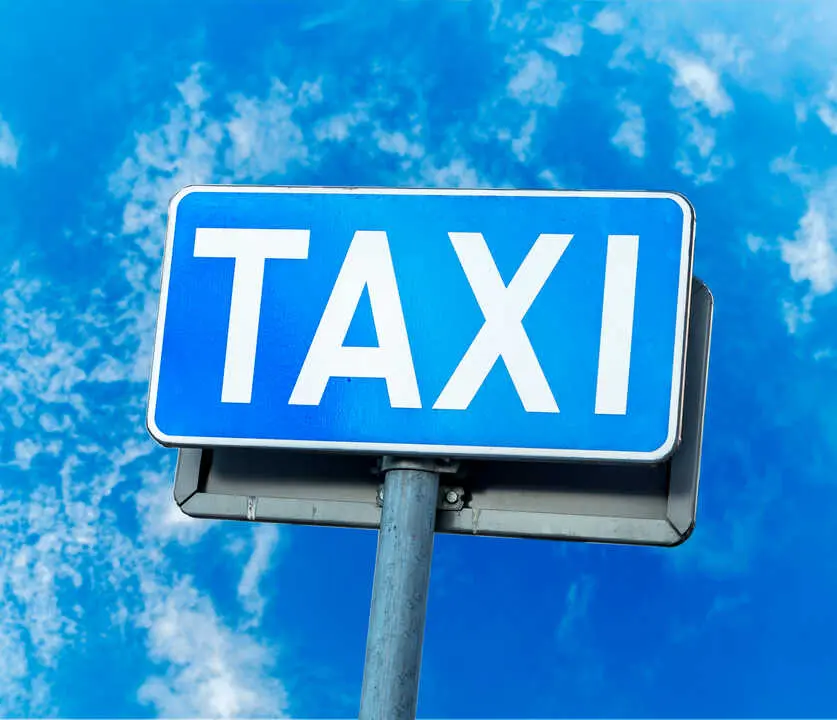 Se&ntilde;al de taxi. Depositphotos