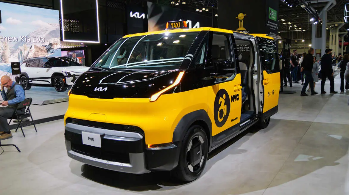 PV5 de KIA como taxi accesible para Nueva York