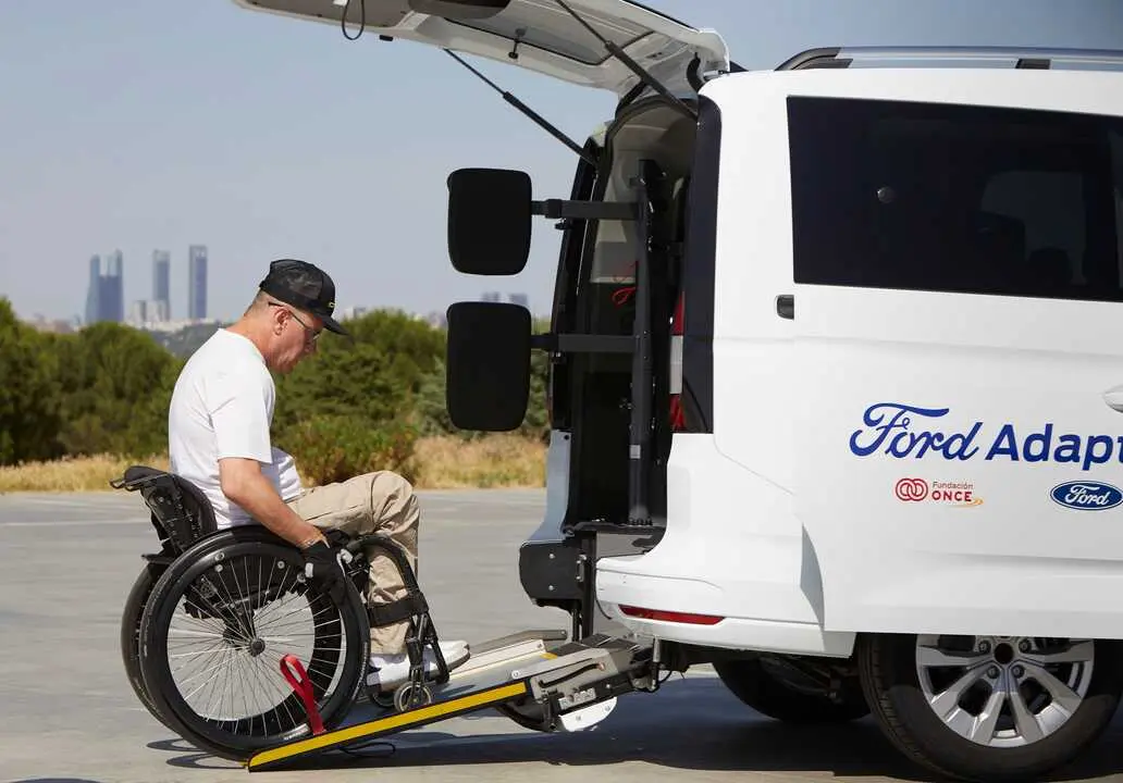 Ford Tourneo Connect L2 PHEV Euro Taxi