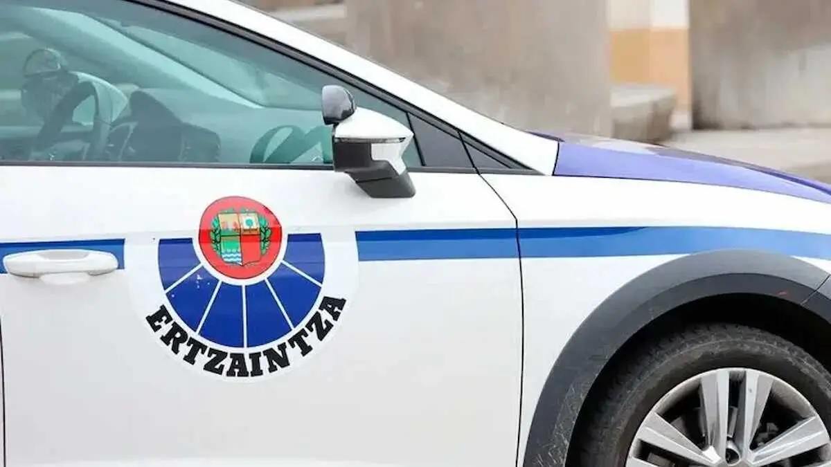 Coche de la Ertzaintza