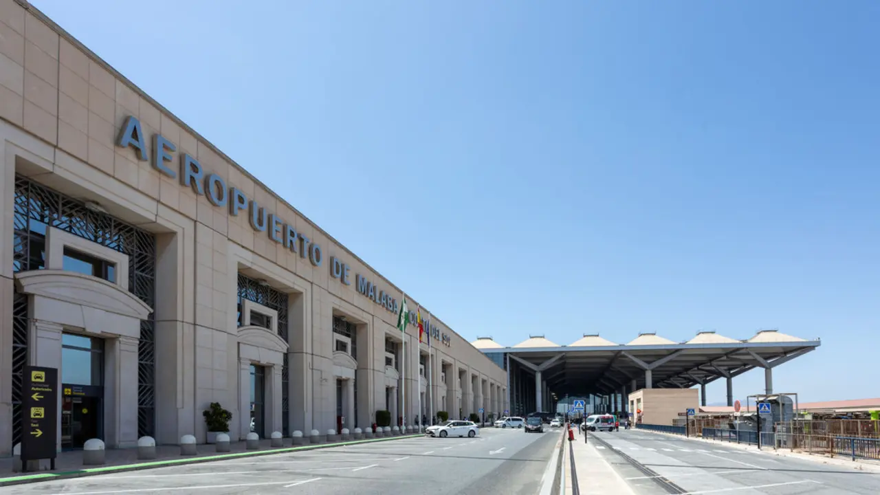 Exterior del aeropuerto de Costa del Sol-Málaga