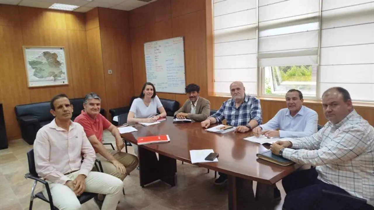 Reunión entre ACUTAX, FRETCAM y la la directora general de Transportes y Movilidad de la Junta de Comunidades de Castilla-La Mancha, Lucía Balmaseda