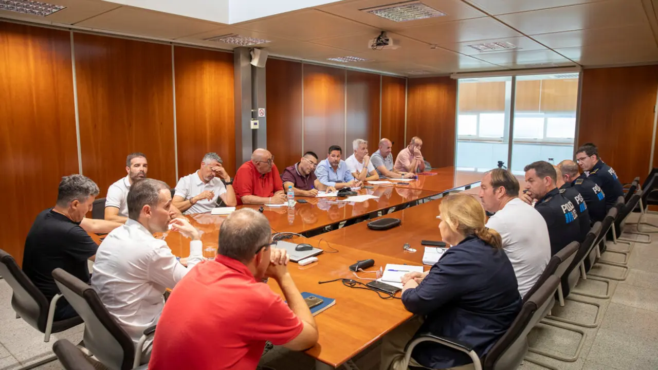 Mesa contra el Intrusismo. Foto: Consell de Ibiza