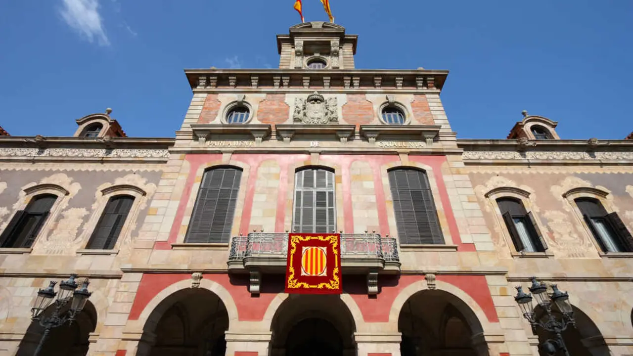 Parlament de Catalunya Más imágenes en <a href="https://depositphotos.com/es/" target="_blank" rel="noopener noreferrer">Depositphotos España</a>.
    </figcaption>
  </figure>