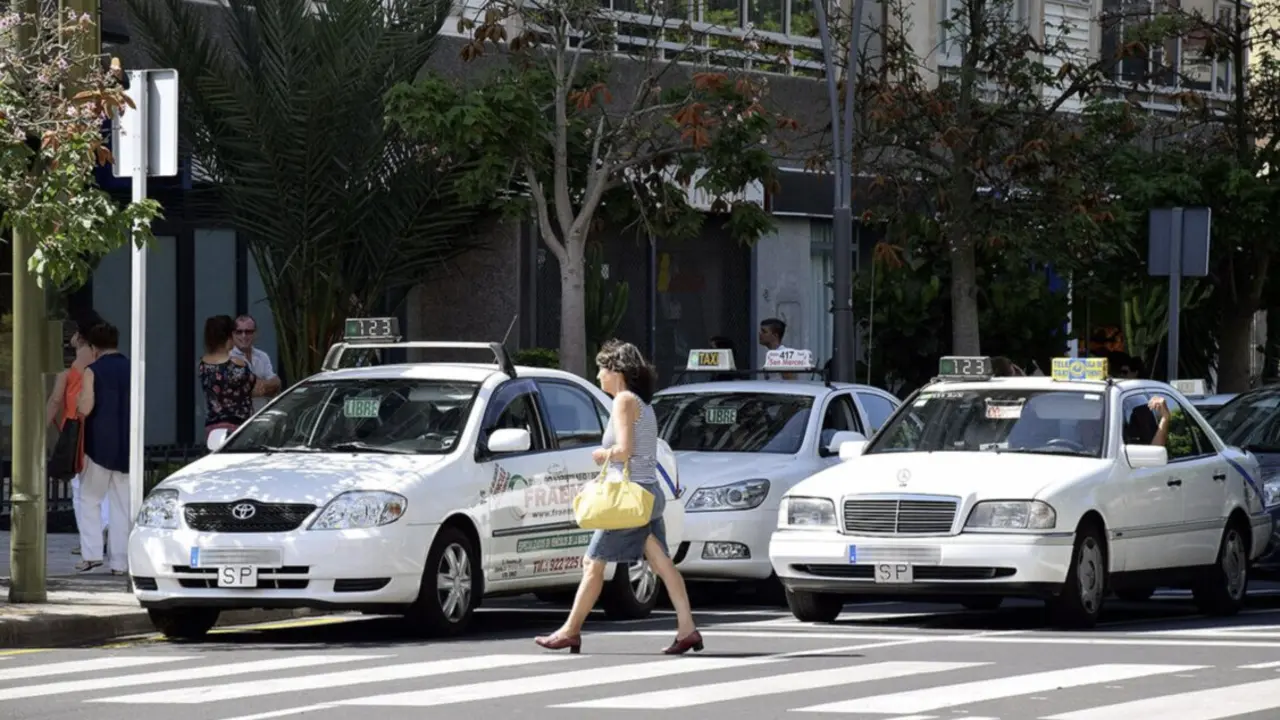 Taxis de Sta. Cruz de Tenerife. Imagen Ayto. Sta. Cruz de Tenerife