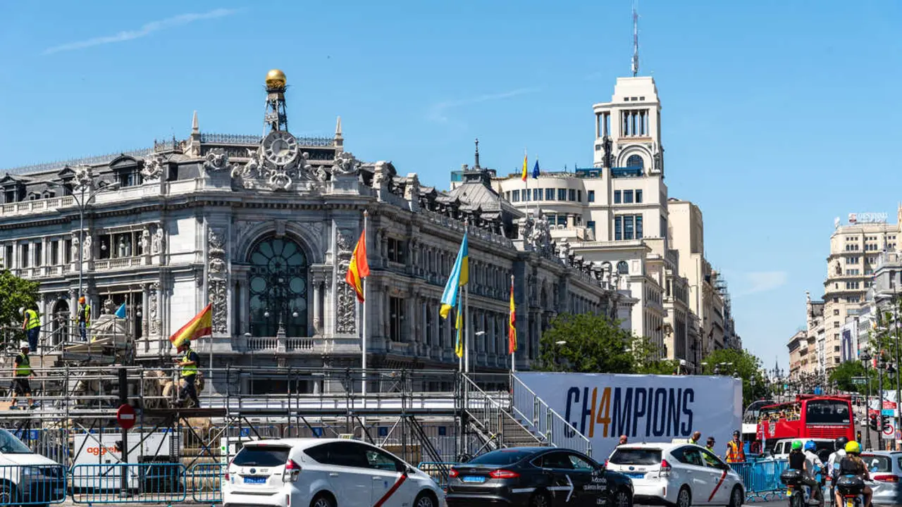 Taxi de Madrid Más imágenes en <a href="https://depositphotos.com/es/" target="_blank" rel="noopener noreferrer">Depositphotos España</a>.
    </figcaption>
  </figure>