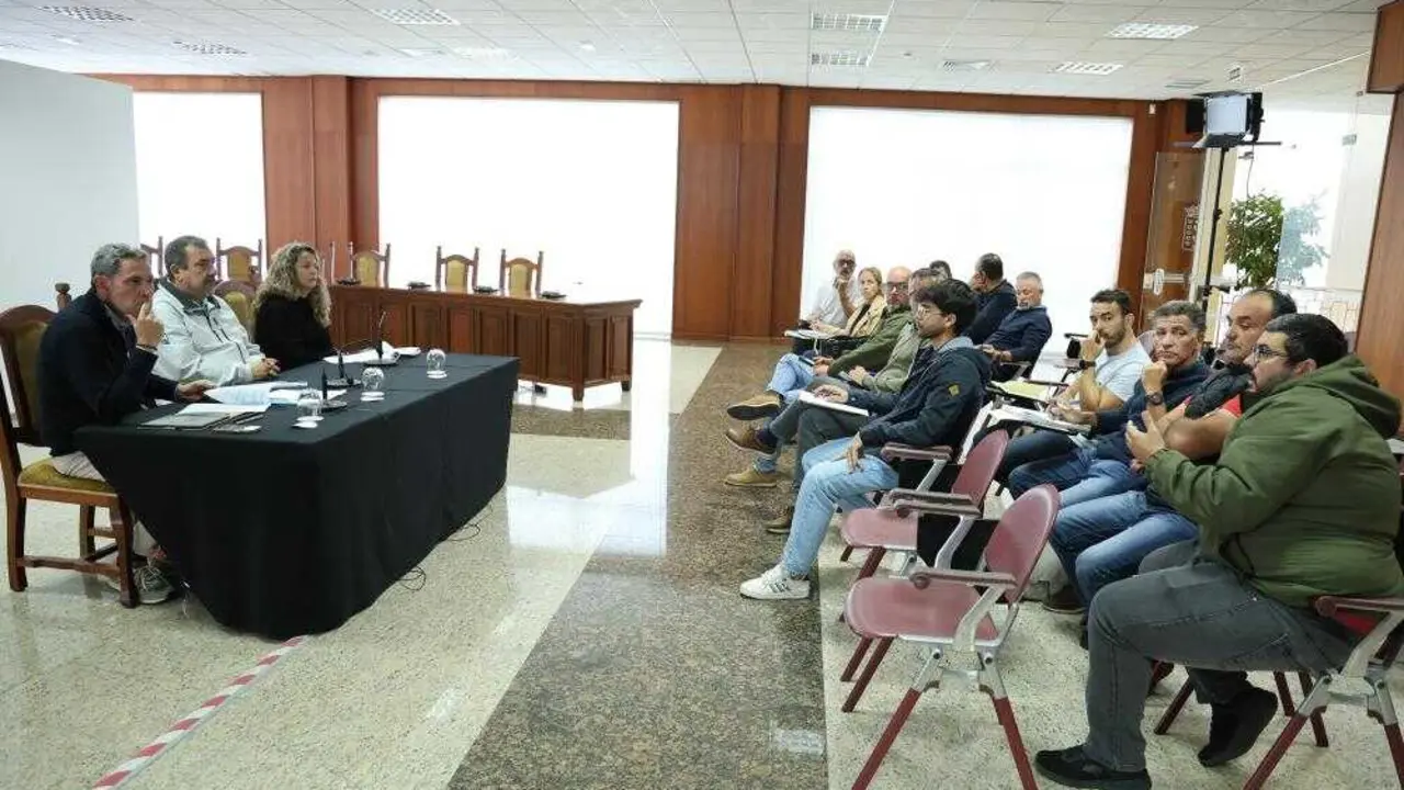 Reuni&oacute;n de Transporte con asociaciones del taxi y ayuntamientos