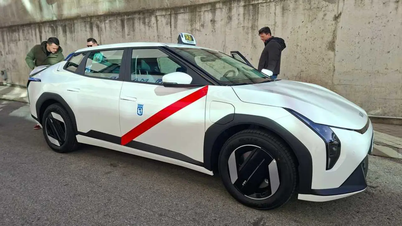 Nuevo KIA EV4 para taxi