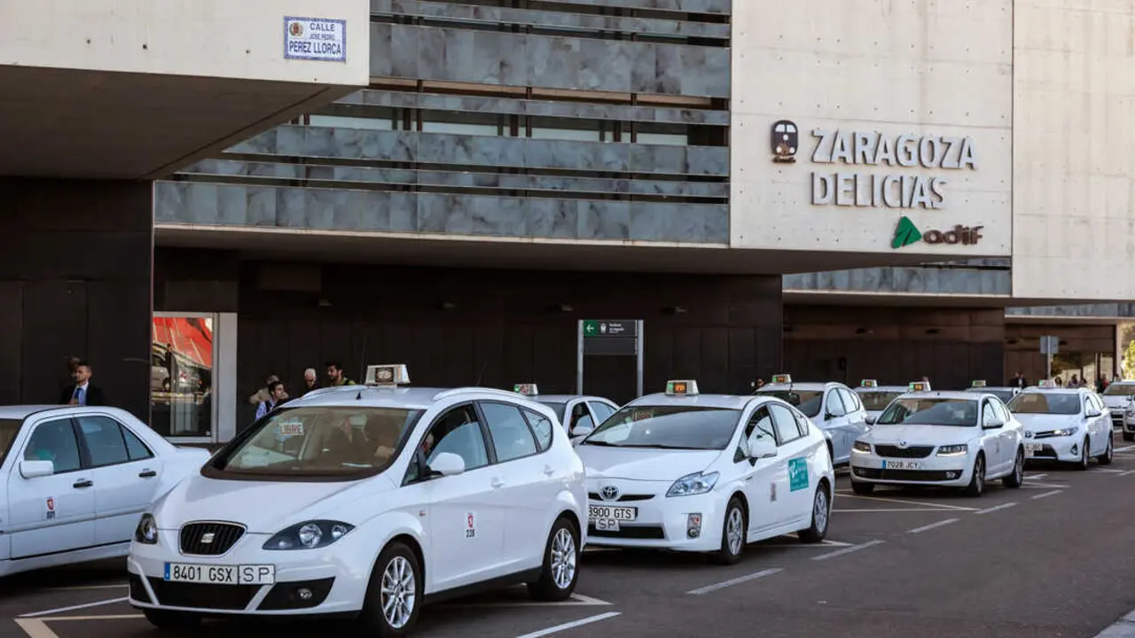Taxi de Zaragoza. Imagen: Depositphotos