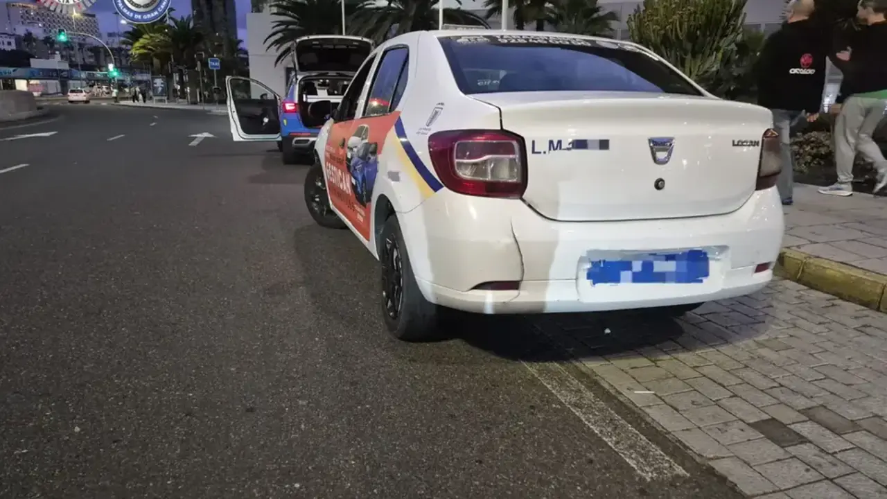 El denunciado estaba fumando mientras circulaba