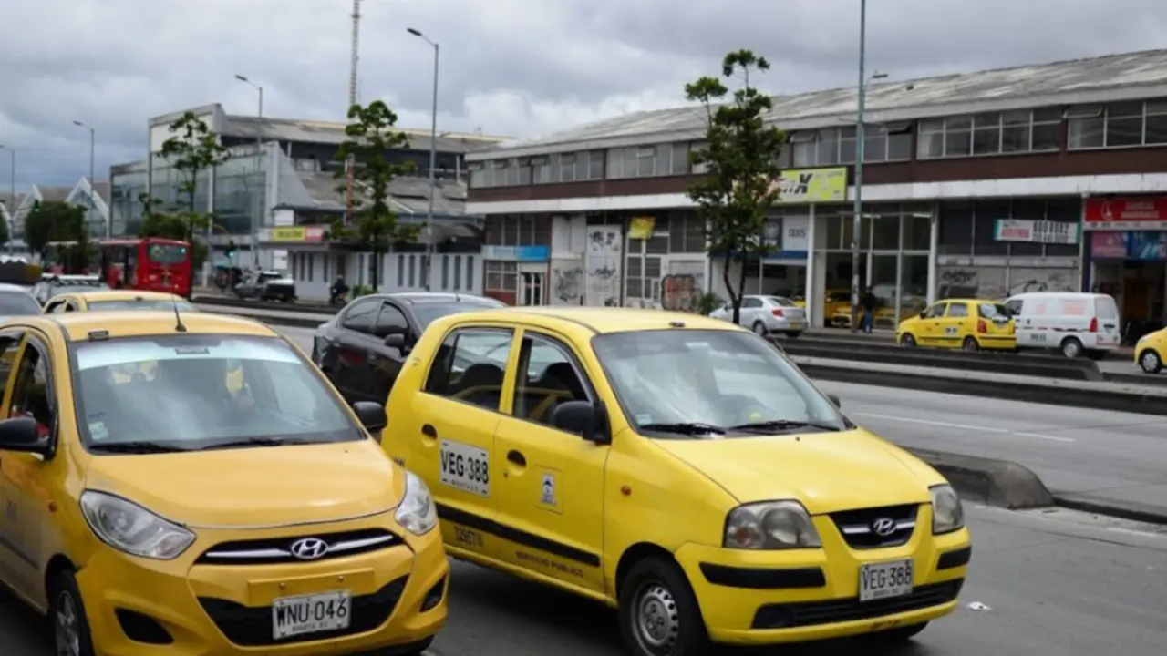Taxis en la capital de Colombia, Bogot&aacute;. Imagen: Alcald&iacute;a de Bogot&aacute;