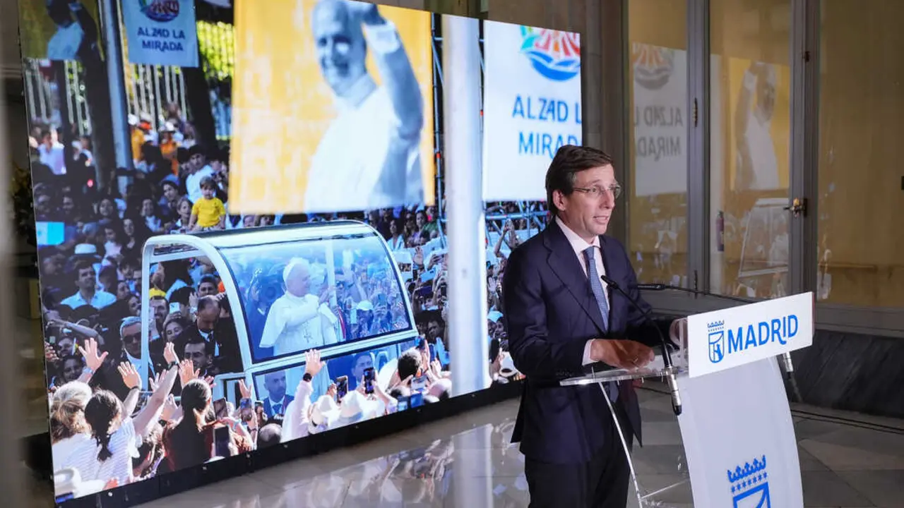 El alcalde de Madrid, Jos&eacute; luis Mart&iacute;nez-Almeida, ofrece una rueda de prensa tras el viaje apost&oacute;lico del papa a Madrid