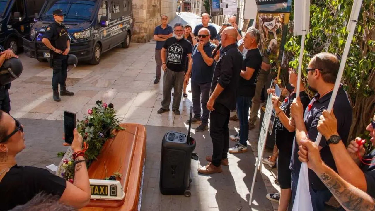 Concentraci&oacute;n del taxi en Valencia