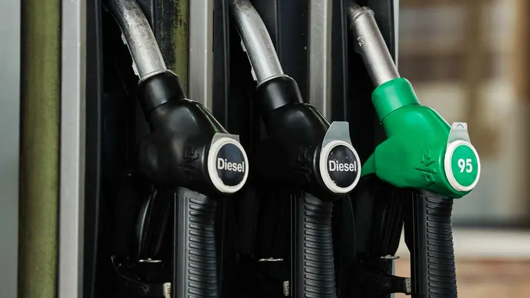 Surtidor de gasolina Depositphotos