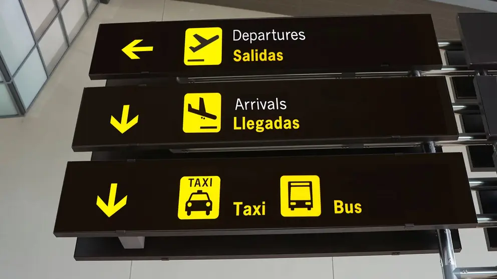 Señal de taxi en el aeropuerto Más imágenes en <a href="https://depositphotos.com/es/" target="_blank" rel="noopener noreferrer">Depositphotos España</a>.
    </figcaption>
  </figure>