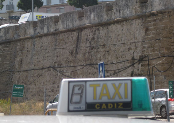 A consulta pública la nueva ordenanza del taxi de Cádiz