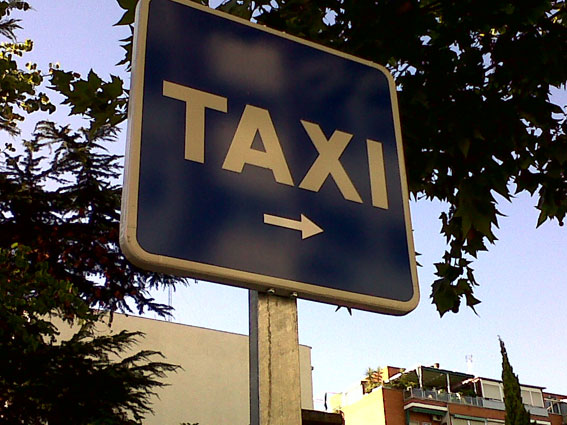 Siete nuevas rutas de taxi a demanda en Sevilla