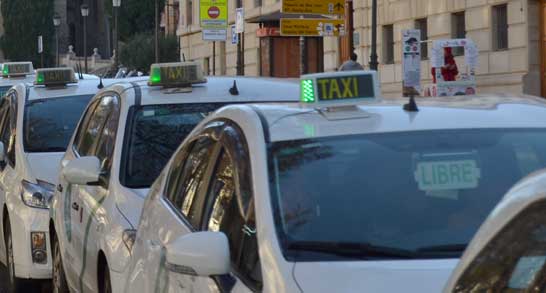 Los taxis de Córdoba y Granada, de sobresaliente